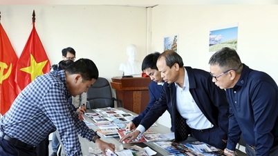 Подкомитет конкурса фотографии имени Дьен Хонга предварительно оценивает участвующие работы