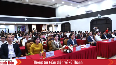 Trường CĐ Y dược Hợp Lực kỷ niệm Ngày Nhà giáo Việt Nam và trao bằng tốt nghiệp cho sinh viên