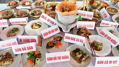 Τι είναι τόσο ελκυστικό στα 100 νόστιμα πιάτα με ρύζι και βερμιτσέλι που μόλις έσπασαν ρεκόρ στην πόλη Χο Τσι Μινχ;