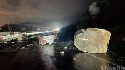 Ploile abundente și inundațiile au blocat traficul în 18 zone...