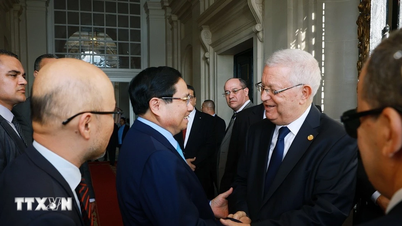 Perdana Menteri Pham Minh Chinh bertemu dengan Presiden Senat Algeria