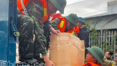 Phường Ba Ngòi hỗ trợ kịp thời cho người dân vùng lũ