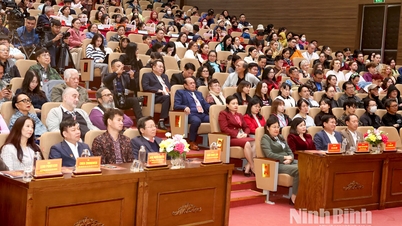 ষষ্ঠ আন্তর্জাতিক পরীক্ষামূলক নাট্য উৎসব ২০২৫ এর উদ্বোধন