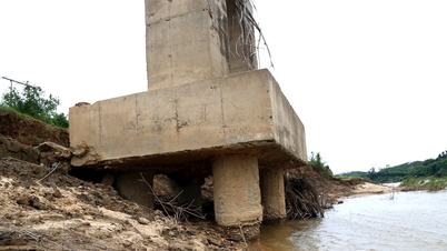 De nombreux ponts suspendus de Nghe An ont des piliers et des jetées exposés après les inondations.