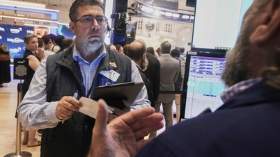 וול סטריט מתהפכת בחדות: מחירי הטכנולוגיה צונחים, סיכוני השווי מתלקחים