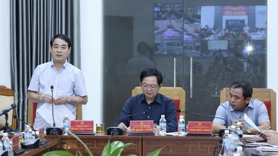 El viceprimer ministro Ho Quoc Dung ordenó a Khanh Hoa que respondiera cuando las inundaciones superaron los niveles históricos.