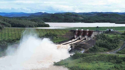 រោងចក្រ​វារីអគ្គិសនី​បន្ត​បញ្ចេញ​ទឹក​ជន់​លិច បណ្តាល​ឱ្យ​តំបន់​ខាងក្រោម​នៃ​តំបន់ Lam Dong ត្រូវ​លិច​ក្នុង​ទឹក។