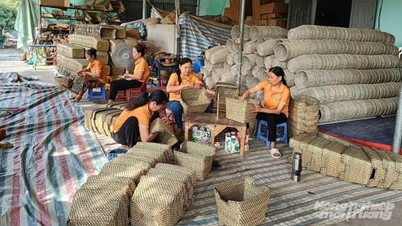 Những người giữ 'hồn quê' bằng sản phẩm thủ công mỹ nghệ