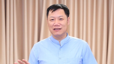 ڈاکٹریٹ کے طلباء کے لیے مکمل اسکالرشپ کی حمایت کی تجویز