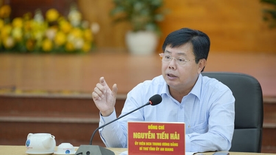 سكرتير الحزب الإقليمي في آن جيانج، نجوين تين هاي: يجب إكمال المشاريع والأعمال التي تخدم منتدى التعاون الاقتصادي لدول آسيا والمحيط الهادئ 2027 قبل 3 إلى 6 أشهر