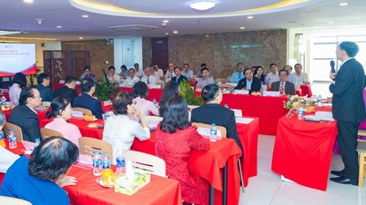 Diskussion om lärarnas roll i AI-eran och standardisering av institut-skolmodellen