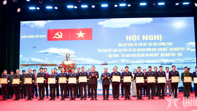 Námořnictvo shrnuje koordinační práci na realizaci programu „Vietnamské námořnictvo jako opěrný bod pro rybáře, kteří chtějí odplout na pobřeží a zůstat u moře“