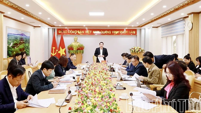 De Economische en Begrotingscommissie van de Provinciale Volksraad beoordeelt ontwerpresoluties