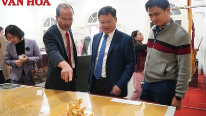 Kostbare artefacten geschonken aan het erfgoed van Hue