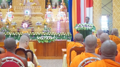 খেমার থেরবাদ বৌদ্ধ ভিক্ষুদের কাছে আইন প্রচার