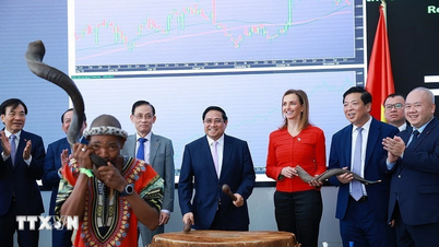 Premiér Pham Minh Chinh navštívil johannesburgskou burzu cenných papírů v Jihoafrické republice