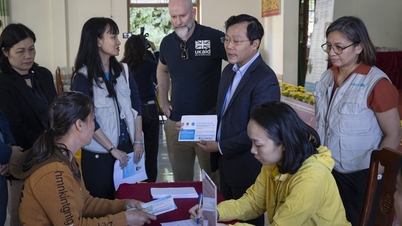 Le Royaume-Uni fournit une aide supplémentaire de 300 000 £ pour aider le Vietnam à surmonter les conséquences des tempêtes et des inondations