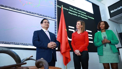 وزیر اعظم فام من چن نے جوہانسبرگ اسٹاک ایکسچینج کا دورہ کیا اور کام کیا۔