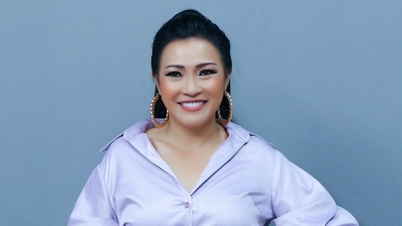 פואנג טאן ונגו קונג מופיעים על במה מיוחדת על רמת האבן.