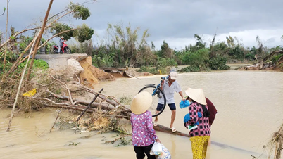 Люди вспоминают моменты жизни и смерти, когда прорывала дамбу.