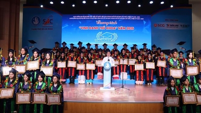 Ho Si Minh-város 88 felvételi és diplomaosztó ünnepséget ünnepel 2025-ben