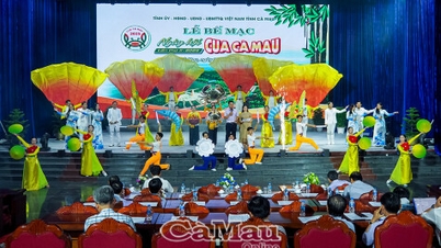 Repetition inför avslutningsceremonin för den andra Ca Mau-krabbfestivalen - 2025