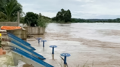 Voda pomalu ustupuje, obec Dak Lua je i nadále ostražitá ohledně komplikovaného vývoje