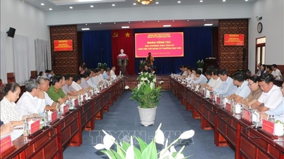 ផ្តល់អាទិភាពលើការលើកកម្ពស់គុណភាពនៃការបង្រៀន និងការរៀន ដោយផ្តោតលើការវិនិយោគលើវិស័យអប់រំ