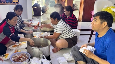 מורים באזורים מוצפים בפו ין: אין פרחים ב-20 בנובמבר, רק עציצים של אורז באהבה