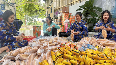 ទាហានជើងទឹក រួមដៃជាមួយប្រជាជន ដើម្បីជំនះទឹកជំនន់