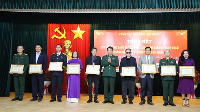 कई नए कार्यों ने रसद और तकनीकी सैनिकों की छवि को फैलाया