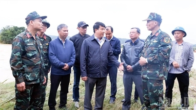 מזכיר המפלגה במחוז לאם דונג מעודד את כוחות האזור הצבאי...