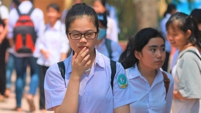 Pelajar yang memenangi hadiah Olimpik untuk belajar di luar negara dan kemudian tinggal, bagaimana untuk menarik orang berbakat untuk kembali?