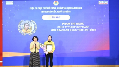 نشر القيم الإنسانية وروح عدم التدخين بين أعضاء النقابة والعمال