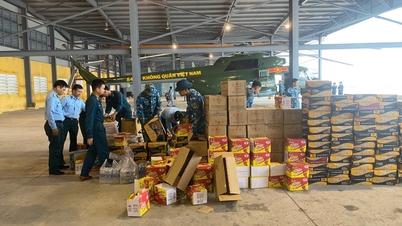 เฮลิคอปเตอร์ของกองบิน 372 บินบรรทุกสิ่งของบรรเทาทุกข์ 3 ตัน ช่วยเหลือผู้ประสบภัยน้ำท่วม จ.ดั๊กลัก