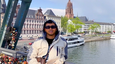 Da Nang'lı çocuk 2 yılda 128 ülke gezdi, 2 Guinness rekoru kırdı