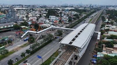 La ville d'Hô-Chi-Minh utilise 14 stations de métro comme points de collecte de secours pour les victimes des inondations.