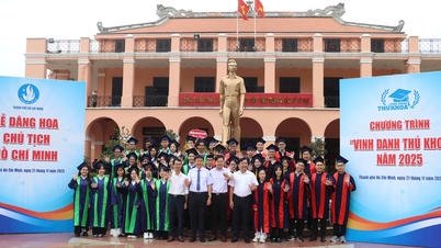 হো চি মিন সিটি ভিয়েতনামী ছাত্র সমিতি ভর্তি এবং স্নাতক পর্যায়ে ৮৮ জন সমাবর্তনকারীকে সম্মাননা জানিয়েছে