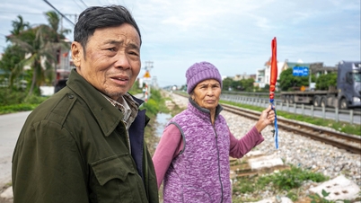 Vợ chồng ông lão ở Hải Phòng 9 năm giữ bình yên cho những chuyến tàu