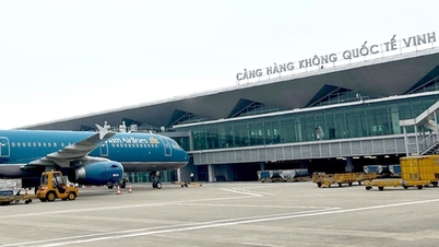 Vinh ہوائی اڈے کے 2025 کے آخر میں دوبارہ کھلنے کی امید ہے، بہت سے راستوں کے لیے Tet فلائٹ ٹکٹ مہنگے ہیں اور نایاب ہونے لگے ہیں۔