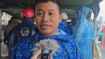 Para pahlawan tanpa tanda jasa di daerah yang dilanda banjir di Khanh Hoa.