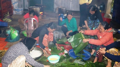 ダナンとクアンガイの「洪水の中心」地域の人々は南中部の海岸に避難している