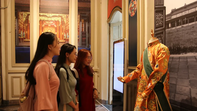 Відкриття виставки «Нам Дьєн»: в'єтнамський одяг крізь три століття