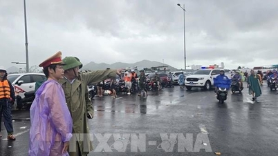 Quickly restore traffic, especially routes serving rescue and relief efforts.