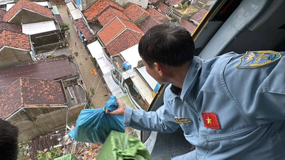(مباشر) فيضان تاريخي: القوات الجوية تقلع لإسقاط إمدادات الإغاثة في شرق داك لاك (فو ين سابقًا)