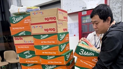 Primele 15 tone de ajutoare din orașul Ho Chi Minh au ajuns în zona inundată Khanh Hoa.