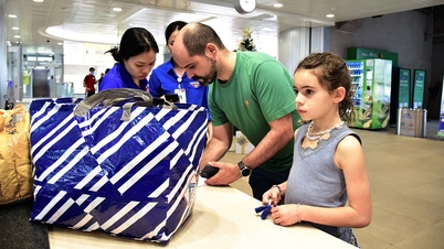 Vietnamci a cizinci se spojili, aby „poslali lásku“ lidem v oblastech postižených záplavami