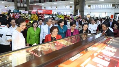 Öppning av utställningen "Vietnamesiska mynt" med mer än 1 500 artefakter