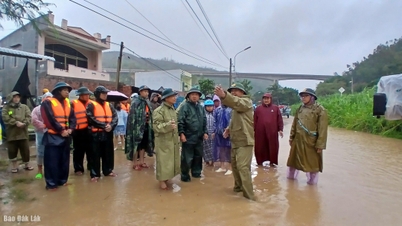 정치 시스템 전체가 폭우와 홍수에 긴급히 대응하기 위해 힘을 합쳤습니다.