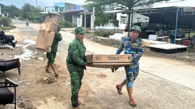 Pohraniční stráž Khanh Hoa pomáhá lidem překonat následky povodní
